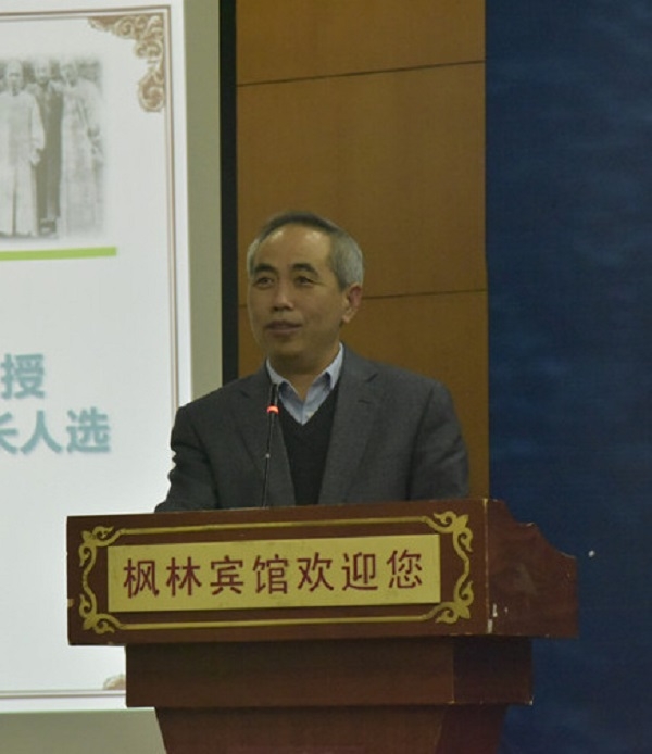 屈茂辉经理主持开幕式.JPG
